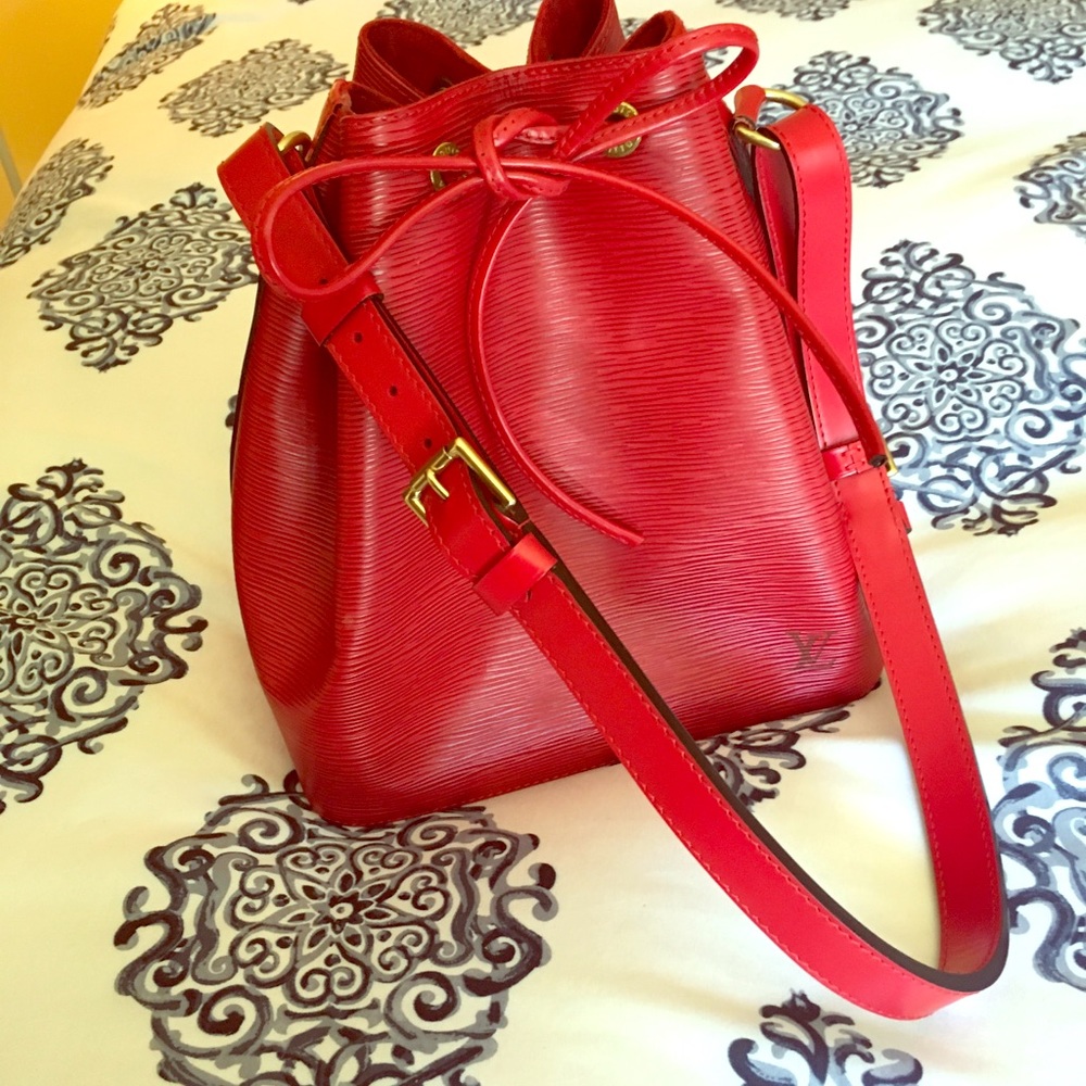 Vuitton Petit Noe Bucket Bag